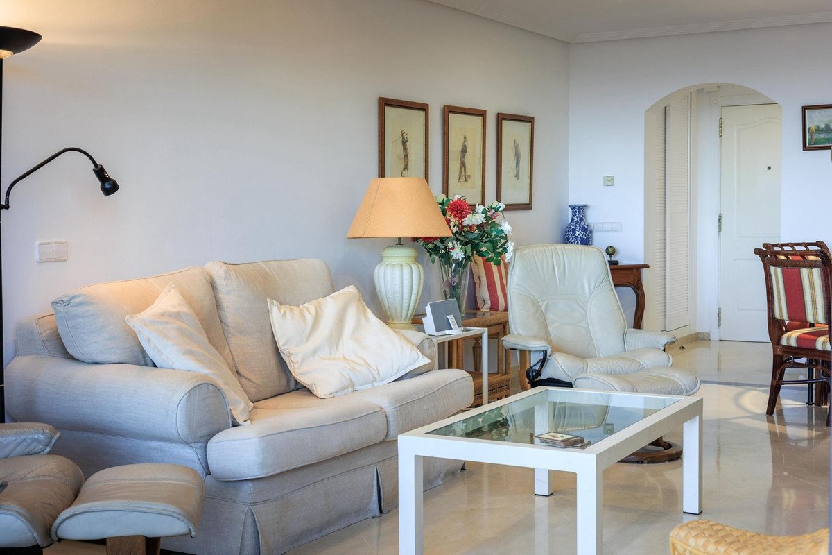 3 Bed Ground Floor Apartment in Benahavís