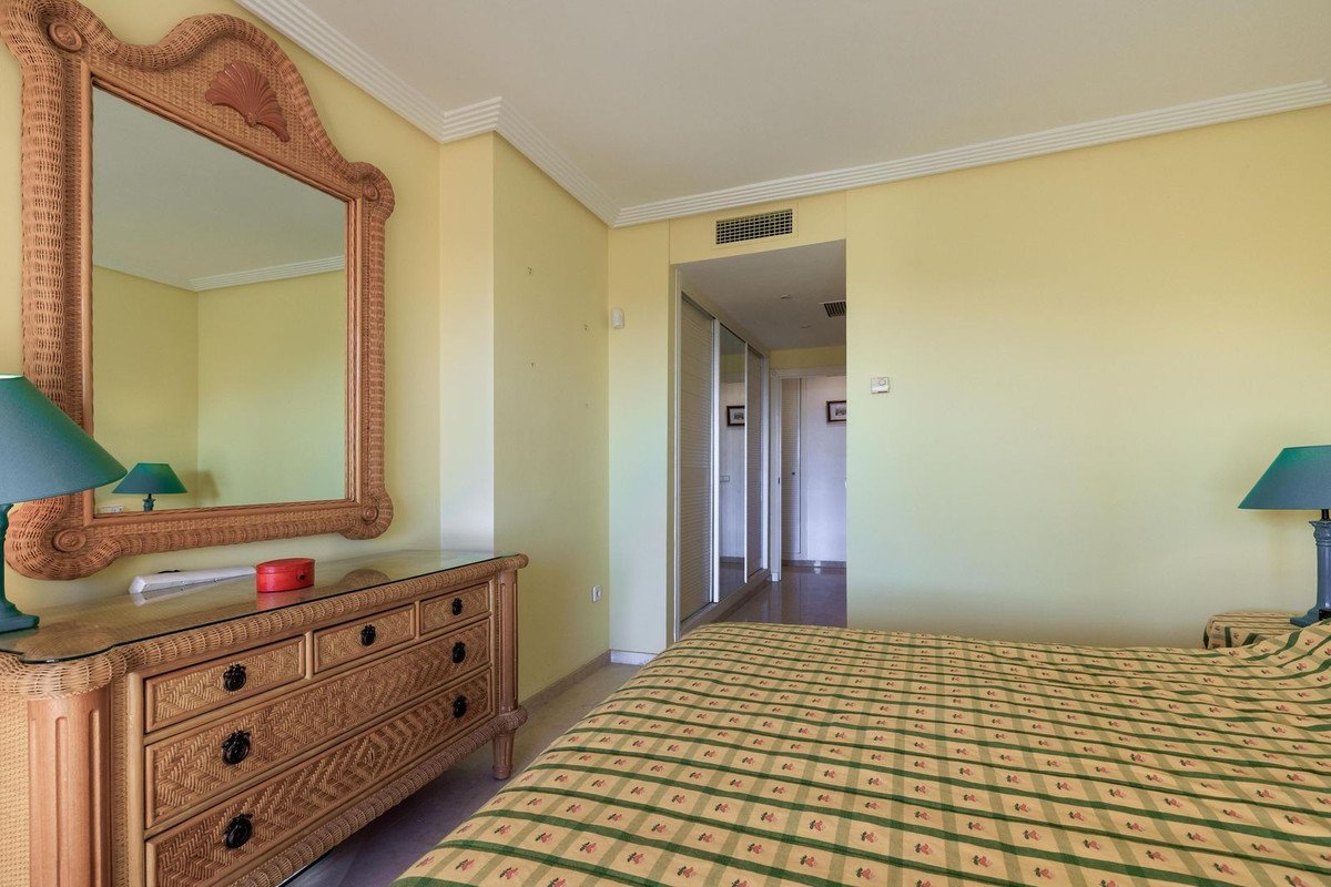3 Bed Ground Floor Apartment in Benahavís