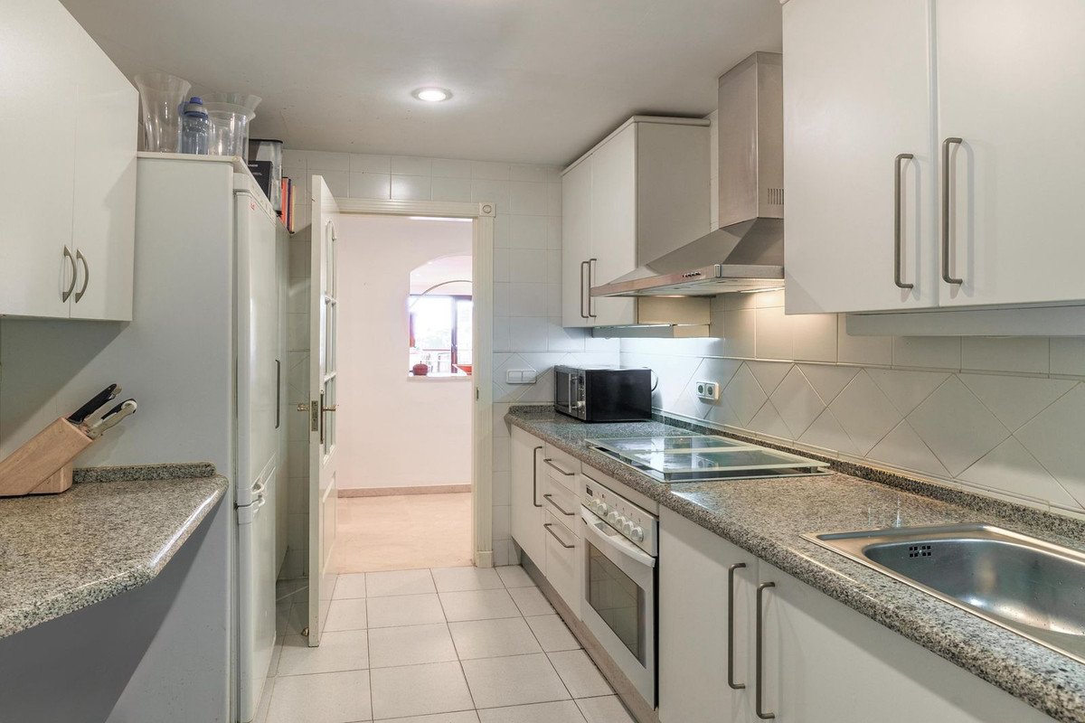3 Bed Ground Floor Apartment in Benahavís