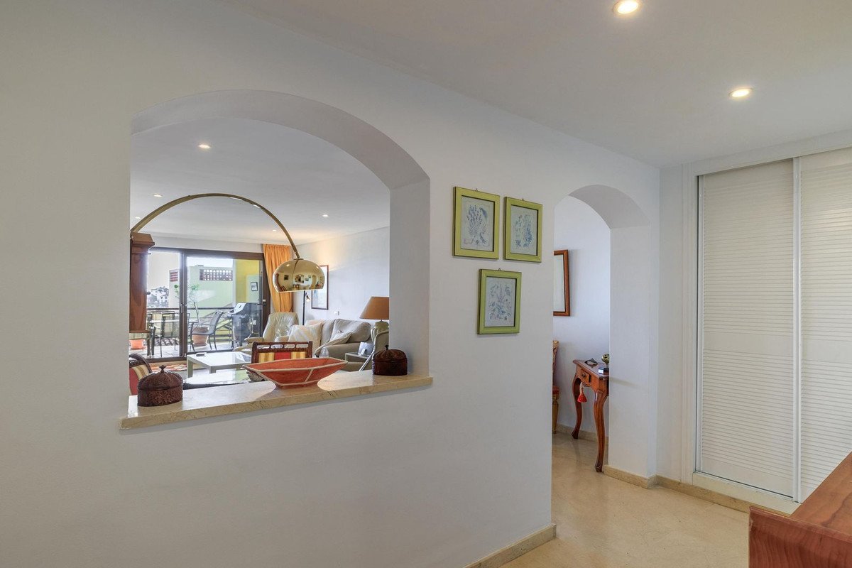 3 Bed Ground Floor Apartment in Benahavís