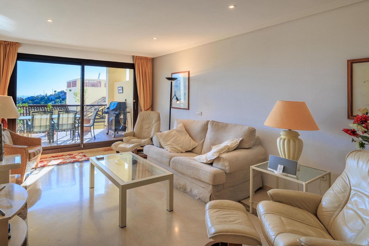 3 Bed Ground Floor Apartment in Benahavís