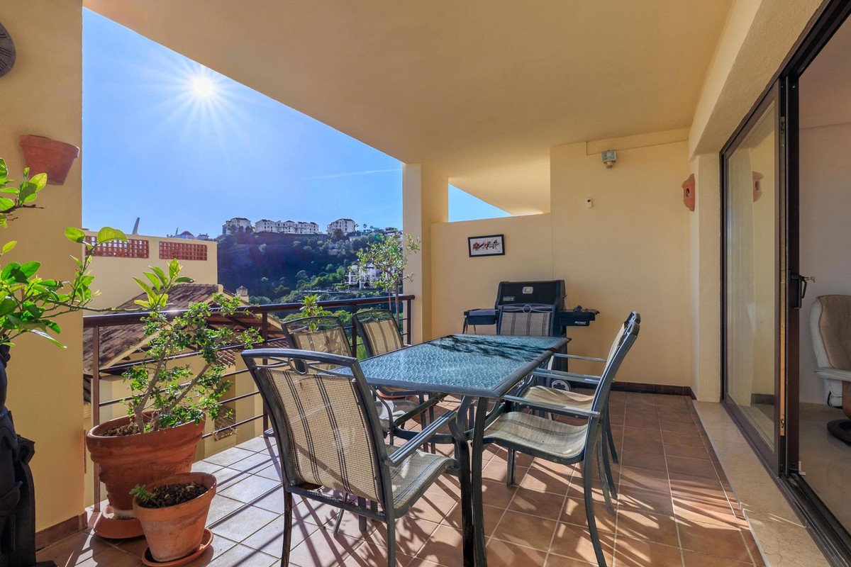 3 Bed Ground Floor Apartment in Benahavís