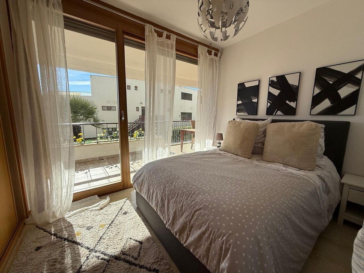 3 Bed Middle Floor Apartment in Altos de los Monteros