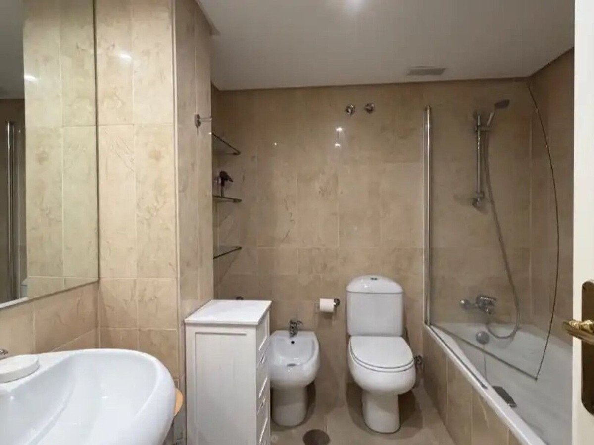 2 Bed Middle Floor Apartment in The Golden Mile