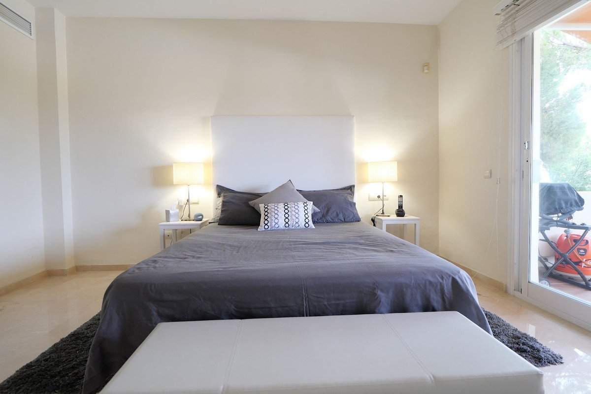 3 Bed Middle Floor Apartment in Cabopino