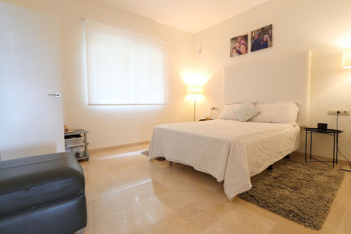 3 Bed Middle Floor Apartment in Cabopino