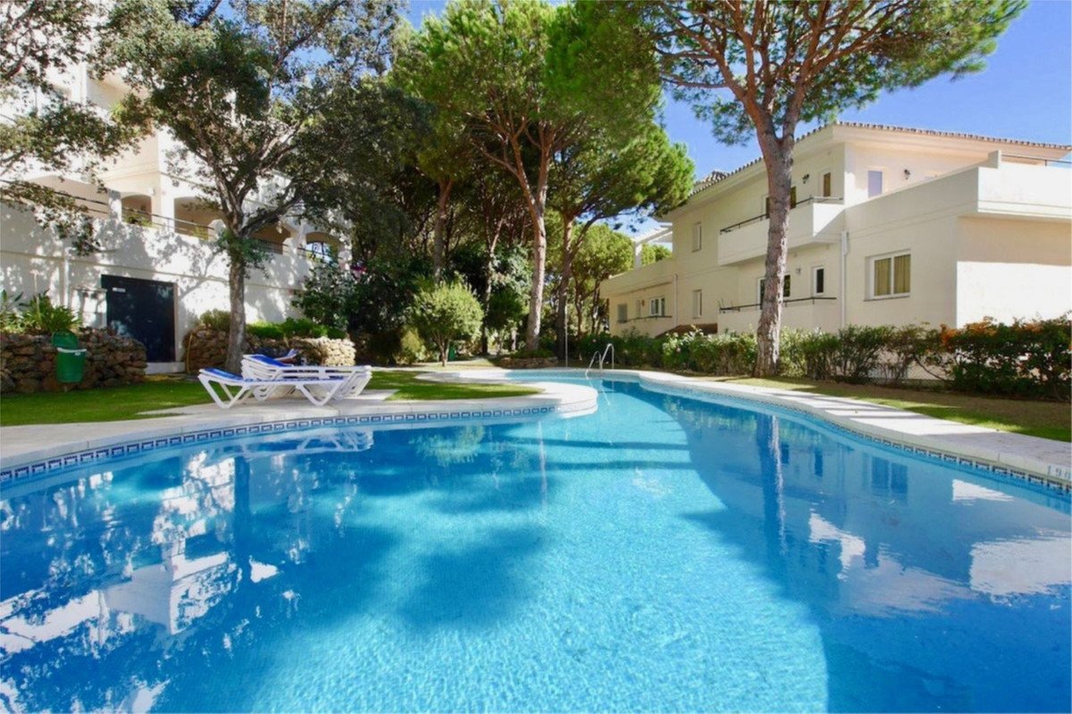 3 Bed Middle Floor Apartment in Cabopino