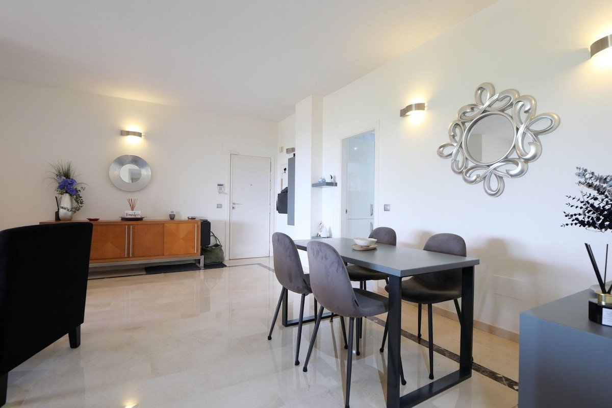 3 Bed Middle Floor Apartment in Cabopino