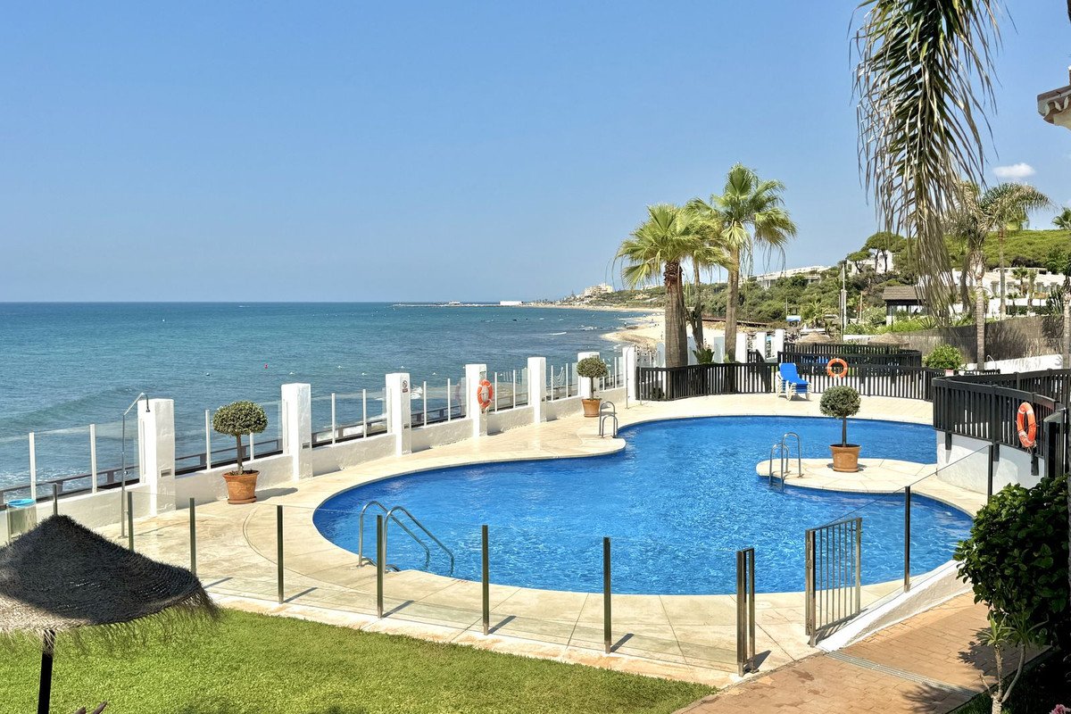 2 Bed Ground Floor Apartment in Calahonda