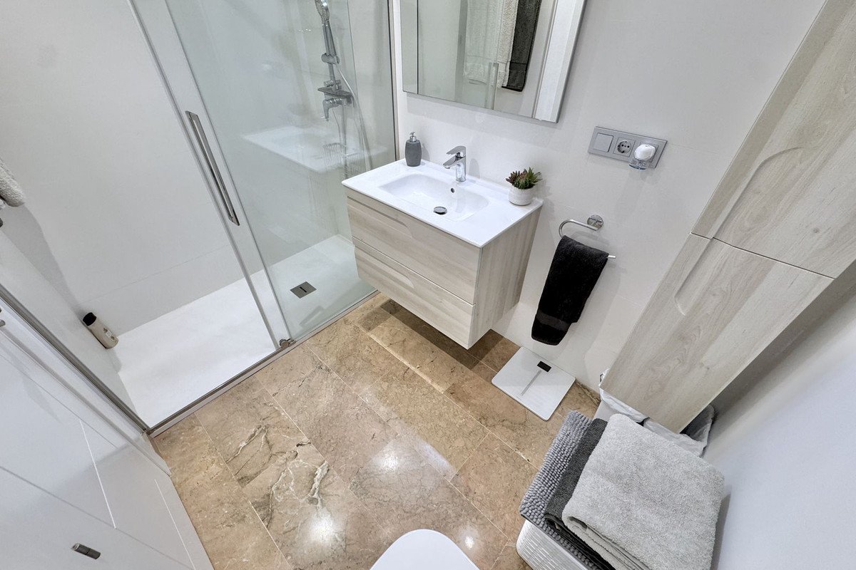 2 Bed Ground Floor Apartment in Calahonda