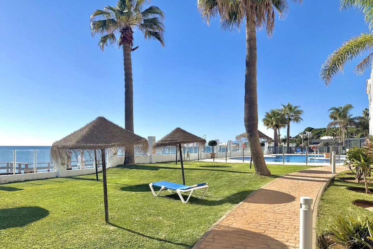 2 Bed Ground Floor Apartment in Calahonda
