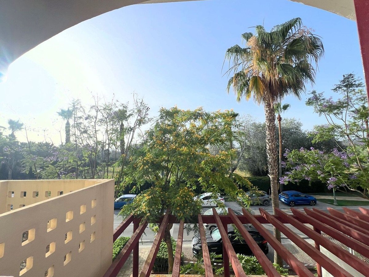 2 Bed Middle Floor Apartment in Sotogrande Marina