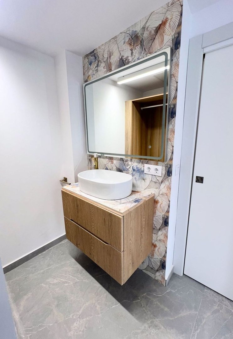2 Bed Middle Floor Apartment in Sotogrande Marina