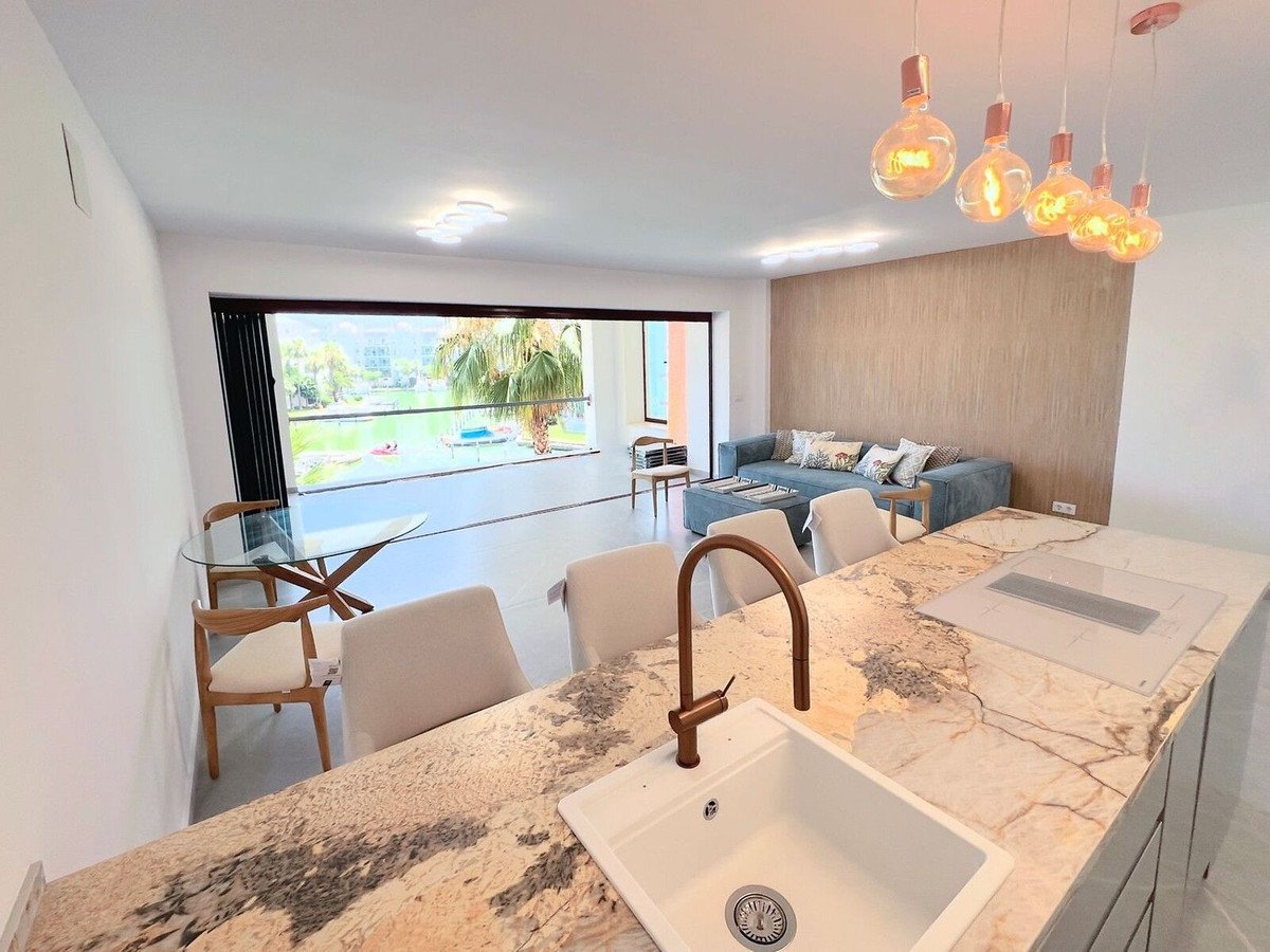 2 Bed Middle Floor Apartment in Sotogrande Marina