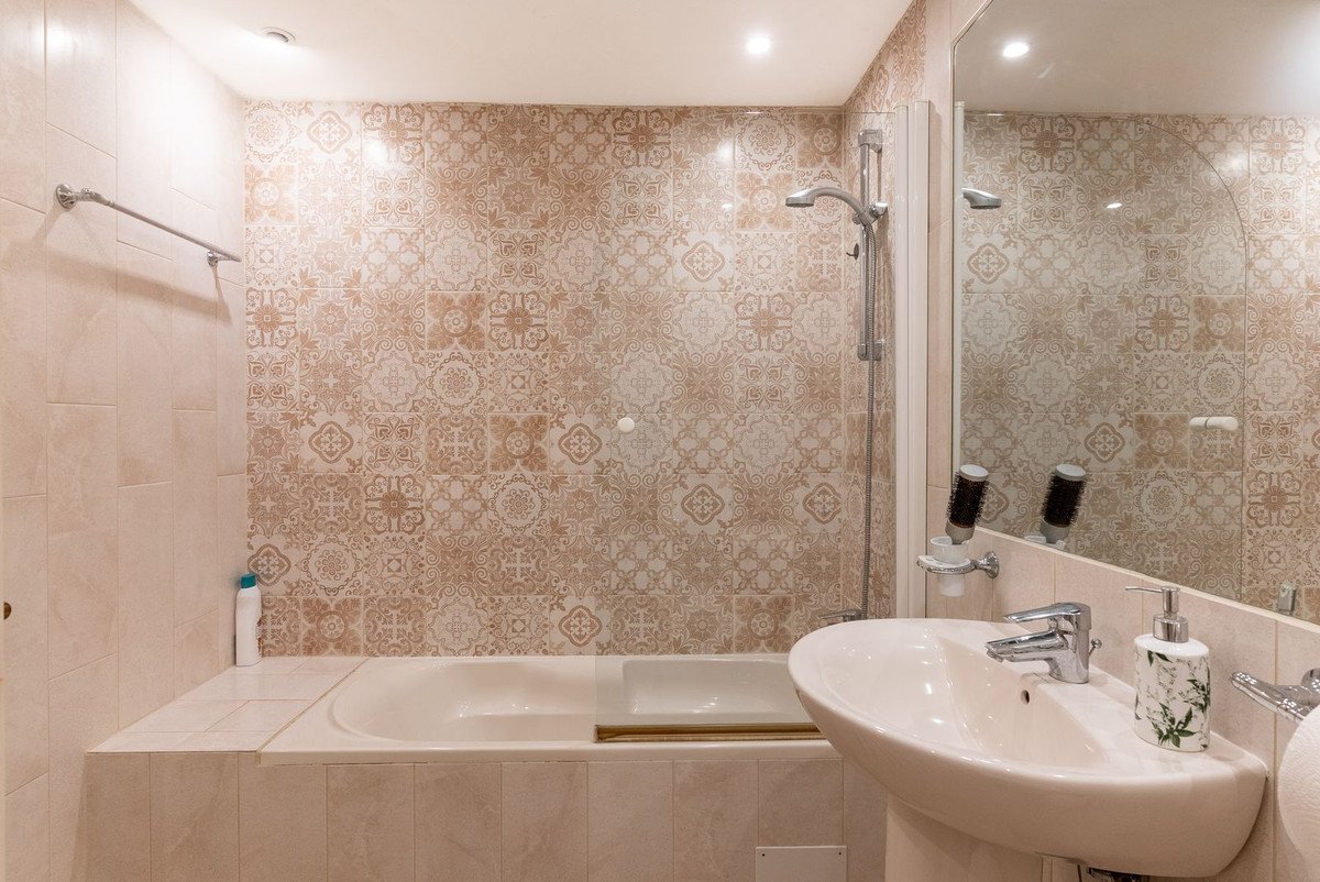 2 Bed Ground Floor Apartment in Marbella
