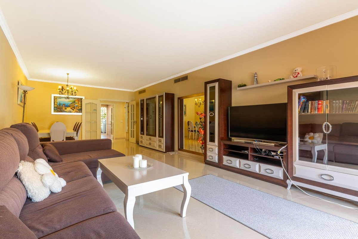 2 Bed Ground Floor Apartment in Marbella
