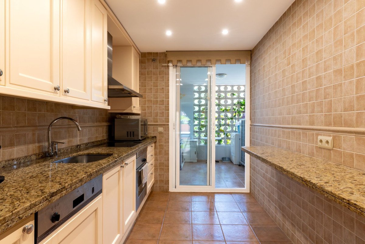 2 Bed Ground Floor Apartment in Marbella