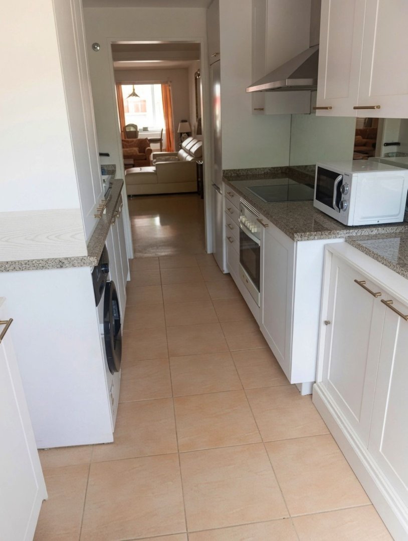 2 Bed Middle Floor Apartment in Marbella