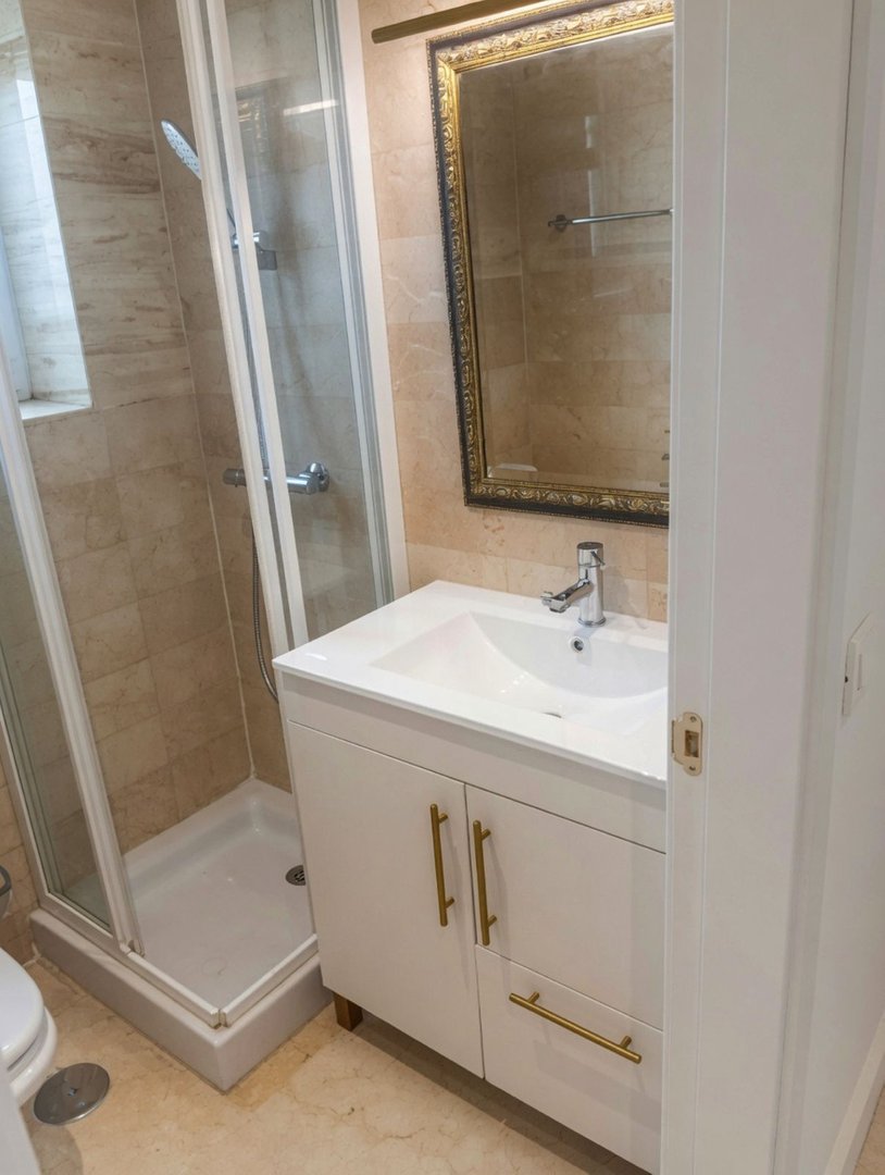 2 Bed Middle Floor Apartment in Marbella