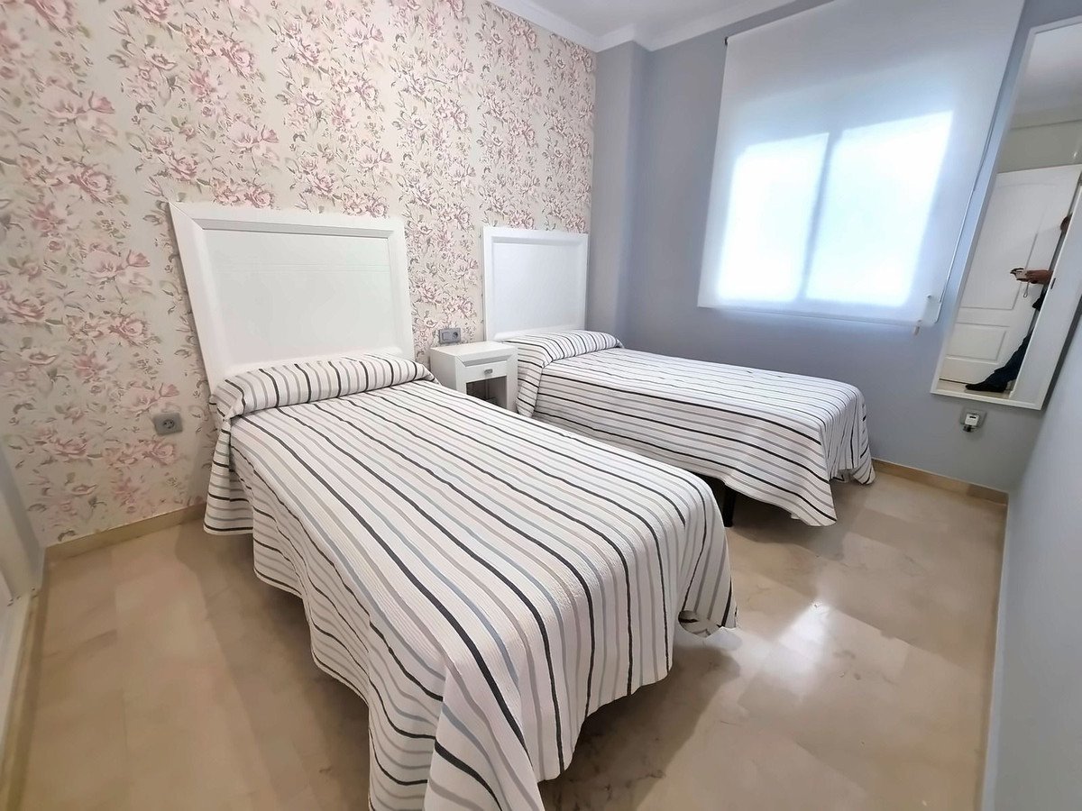 2 Bed Middle Floor Apartment in Puerto Banús