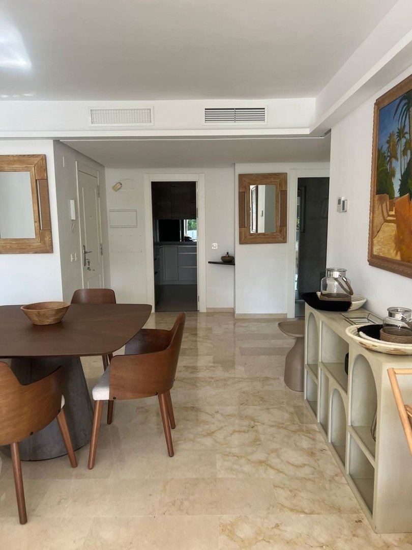 2 Bed Middle Floor Apartment in Puerto Banús
