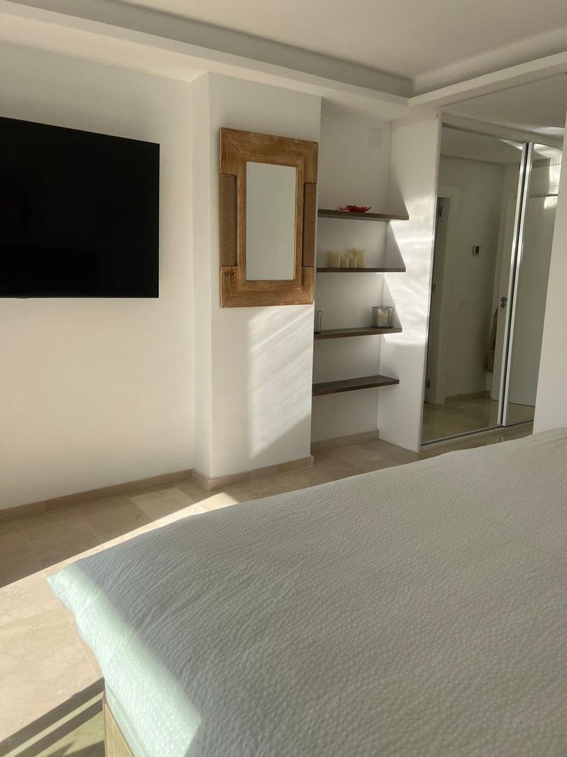 2 Bed Middle Floor Apartment in Puerto Banús