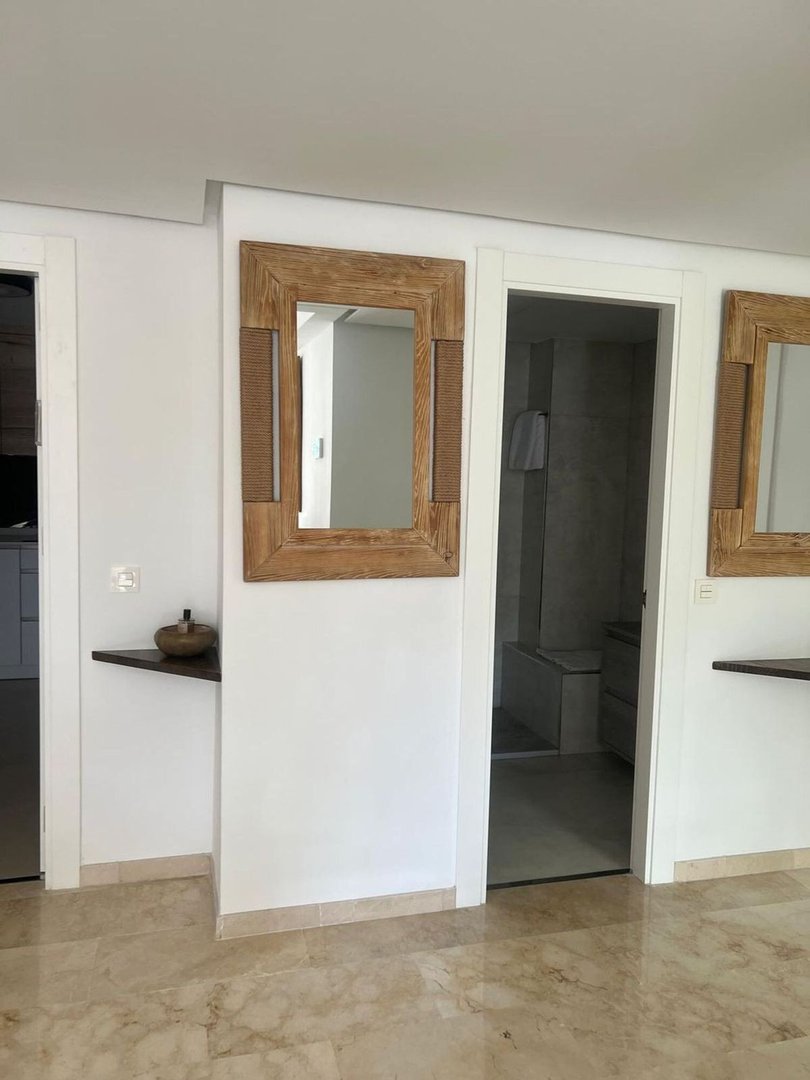 2 Bed Middle Floor Apartment in Puerto Banús