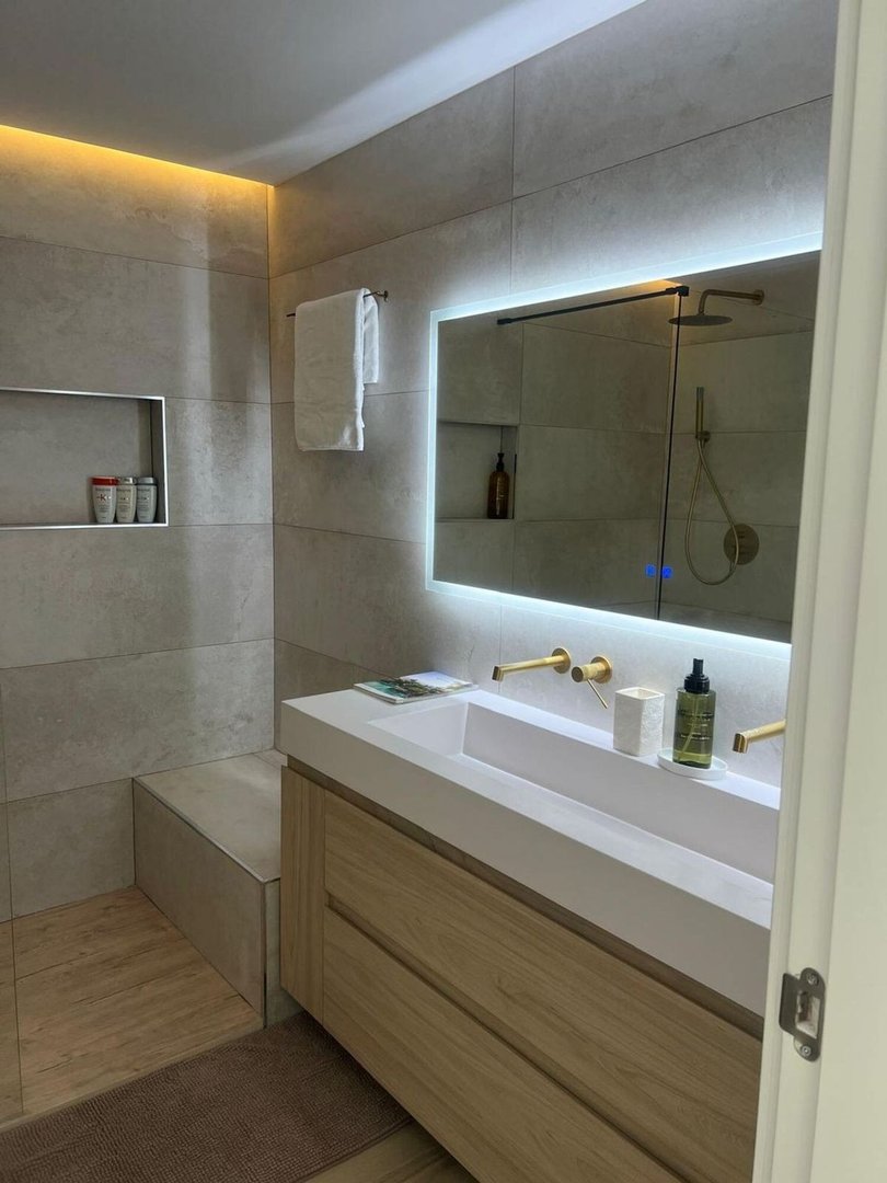 2 Bed Middle Floor Apartment in Puerto Banús