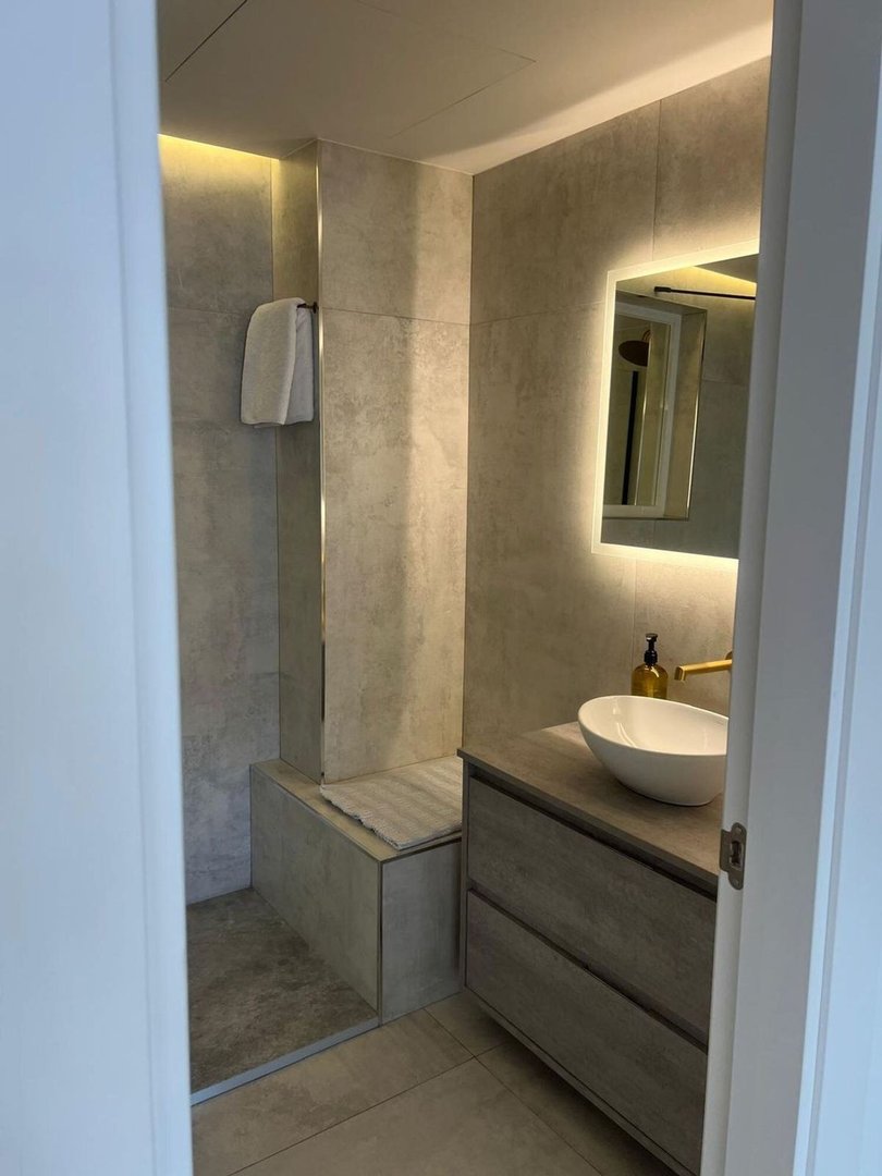 2 Bed Middle Floor Apartment in Puerto Banús