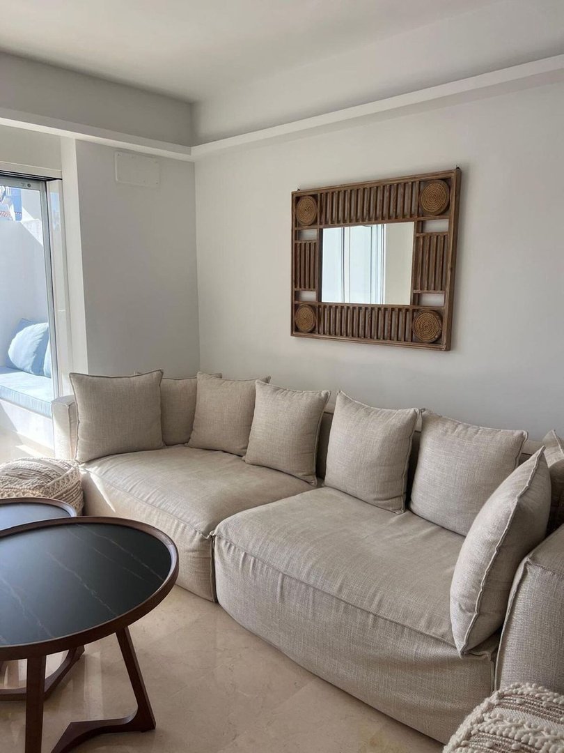 2 Bed Middle Floor Apartment in Puerto Banús