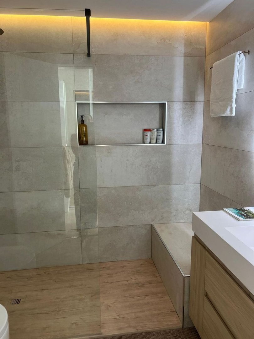 2 Bed Middle Floor Apartment in Puerto Banús
