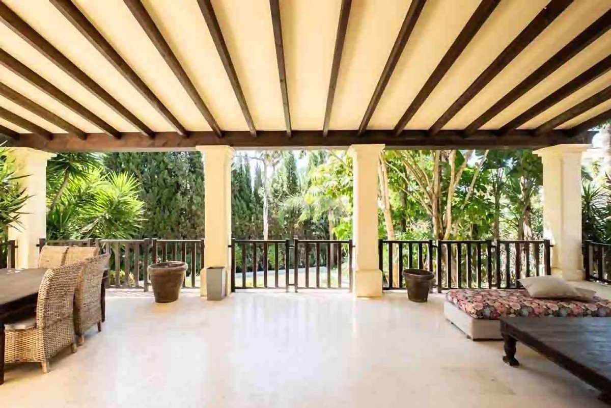 6 Bed Detached Villa in Sotogrande Alto