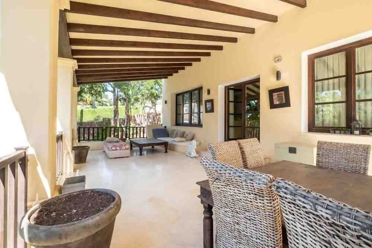 6 Bed Detached Villa in Sotogrande Alto