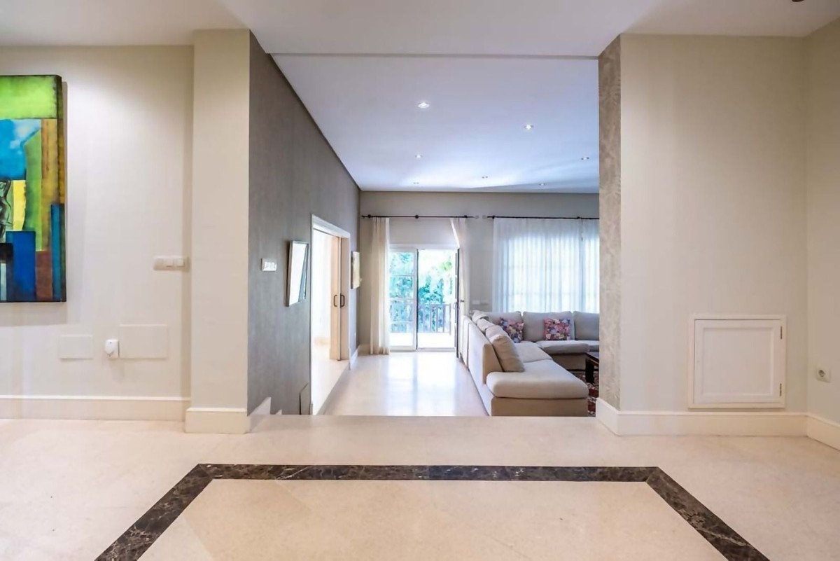 6 Bed Detached Villa in Sotogrande Alto