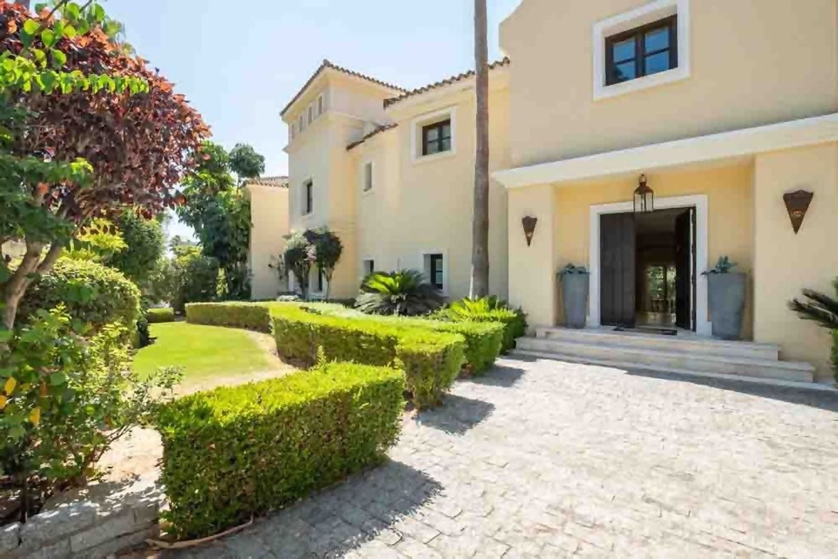 6 Bed Detached Villa in Sotogrande Alto