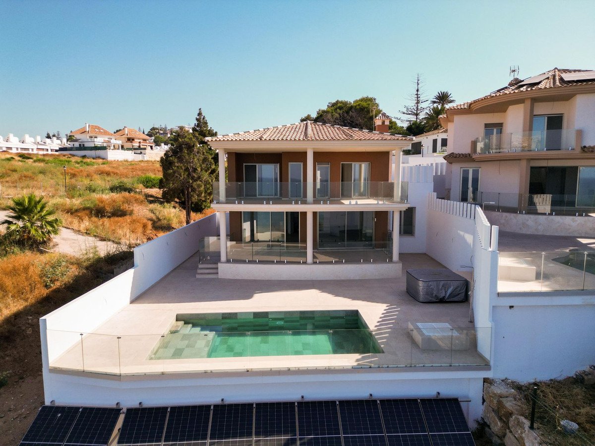 4 Bed Detached Villa in La Cala