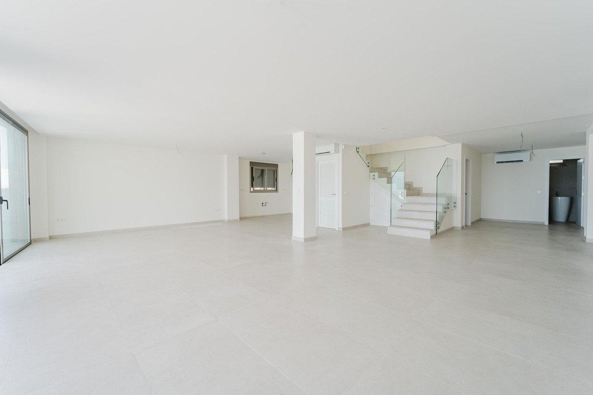 4 Bed Detached Villa in La Cala