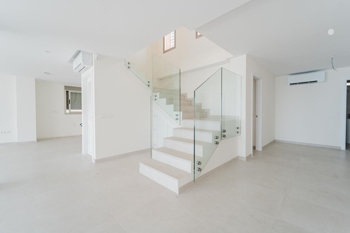 4 Bed Detached Villa in La Cala