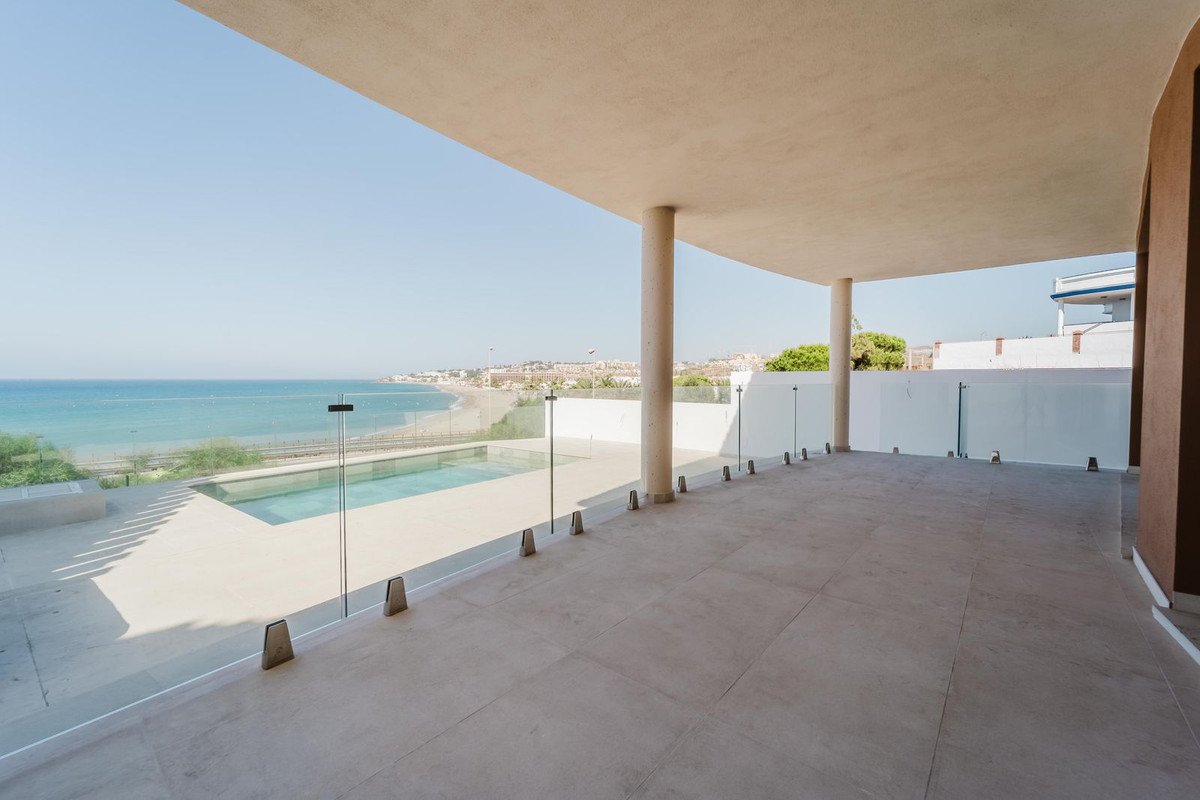 4 Bed Detached Villa in La Cala