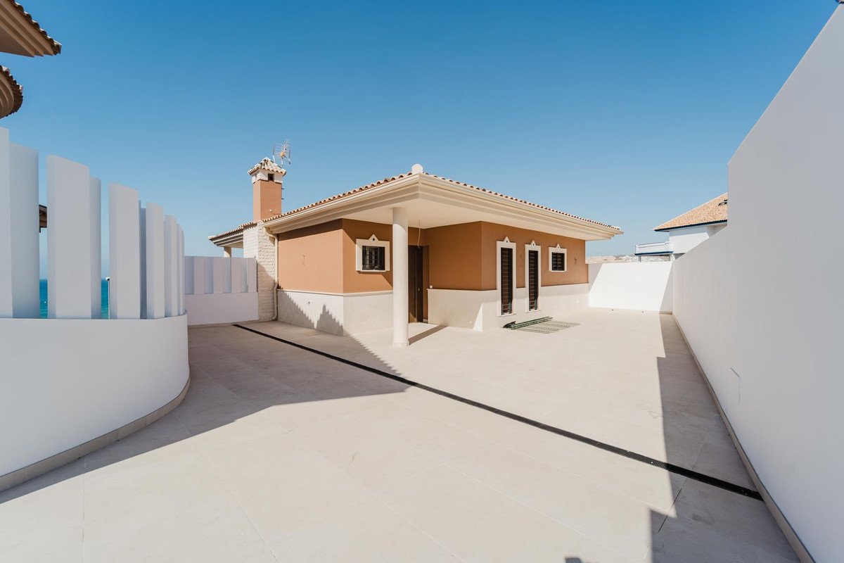 4 Bed Detached Villa in La Cala