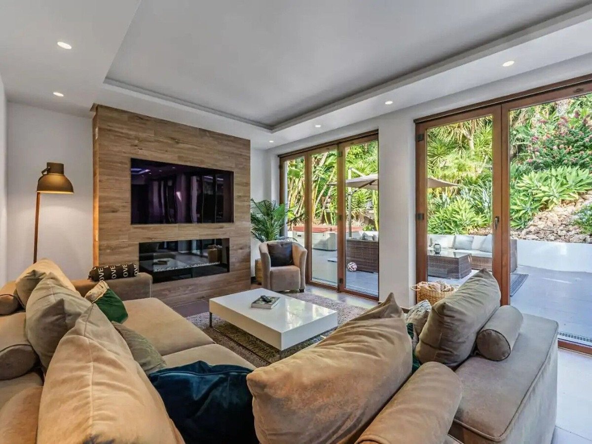 5 Bed Detached Villa in El Rosario