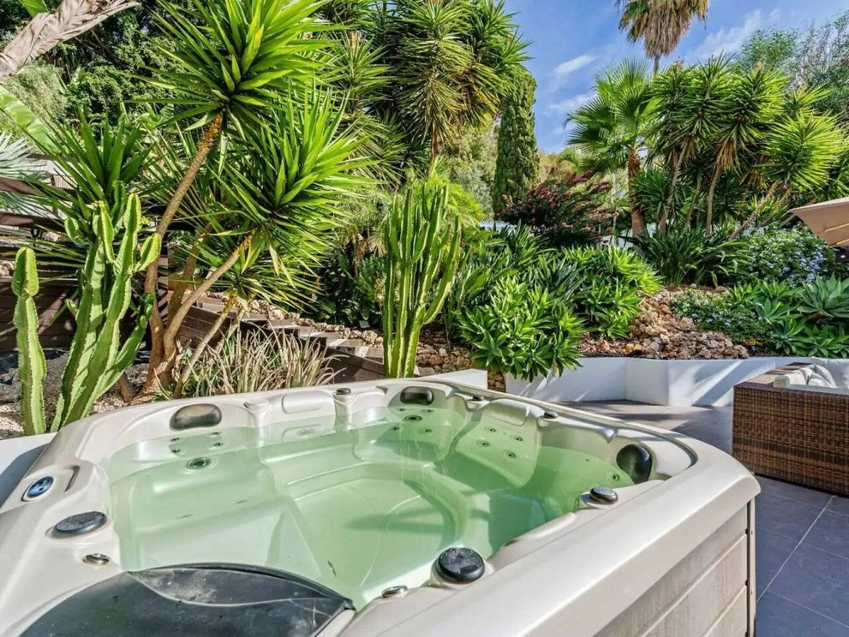 5 Bed Detached Villa in El Rosario