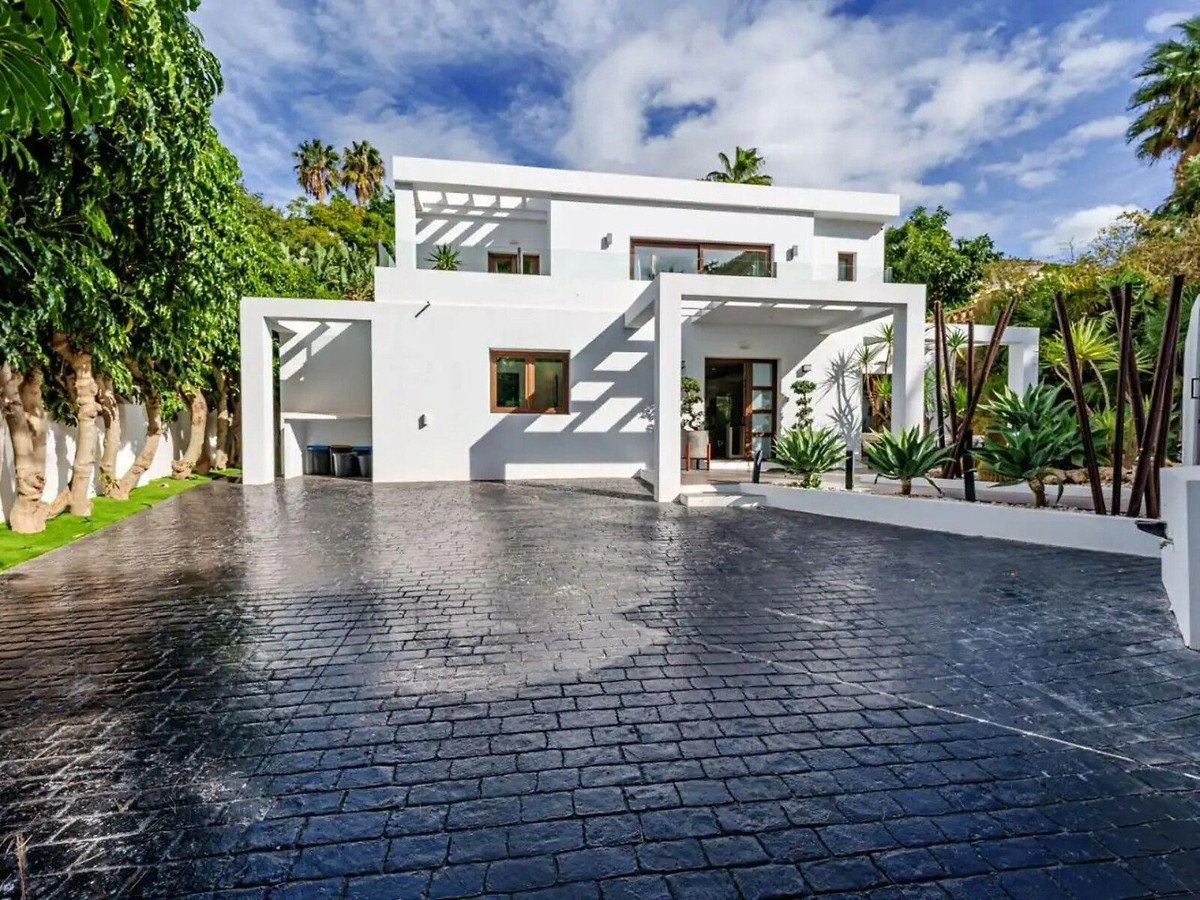 5 Bed Detached Villa in El Rosario