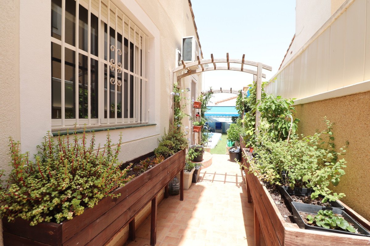4 Bed Detached Villa in Algorfa