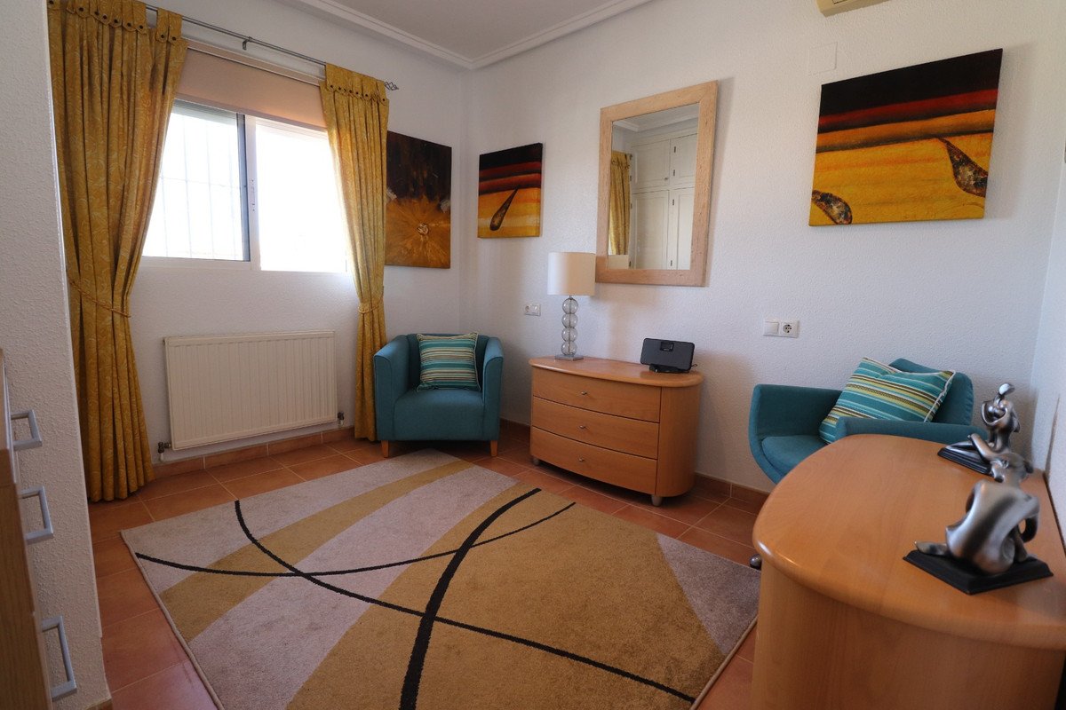 4 Bed Detached Villa in Algorfa