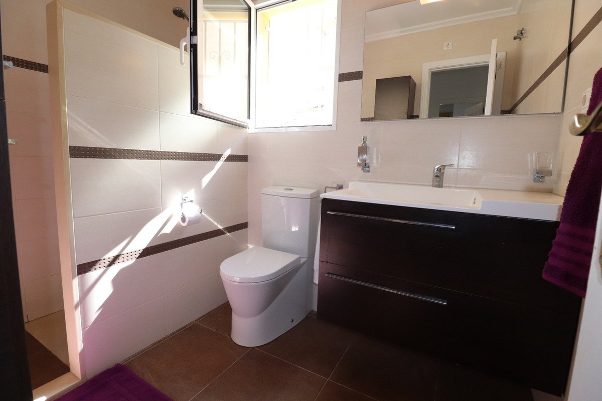 4 Bed Detached Villa in Algorfa