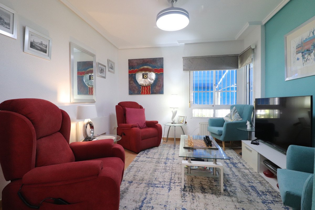 4 Bed Detached Villa in Algorfa