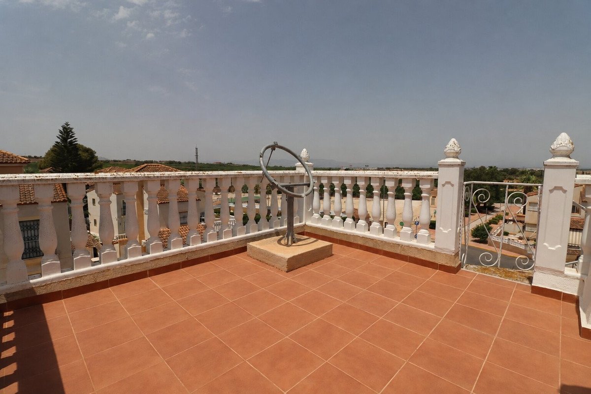 4 Bed Detached Villa in Algorfa