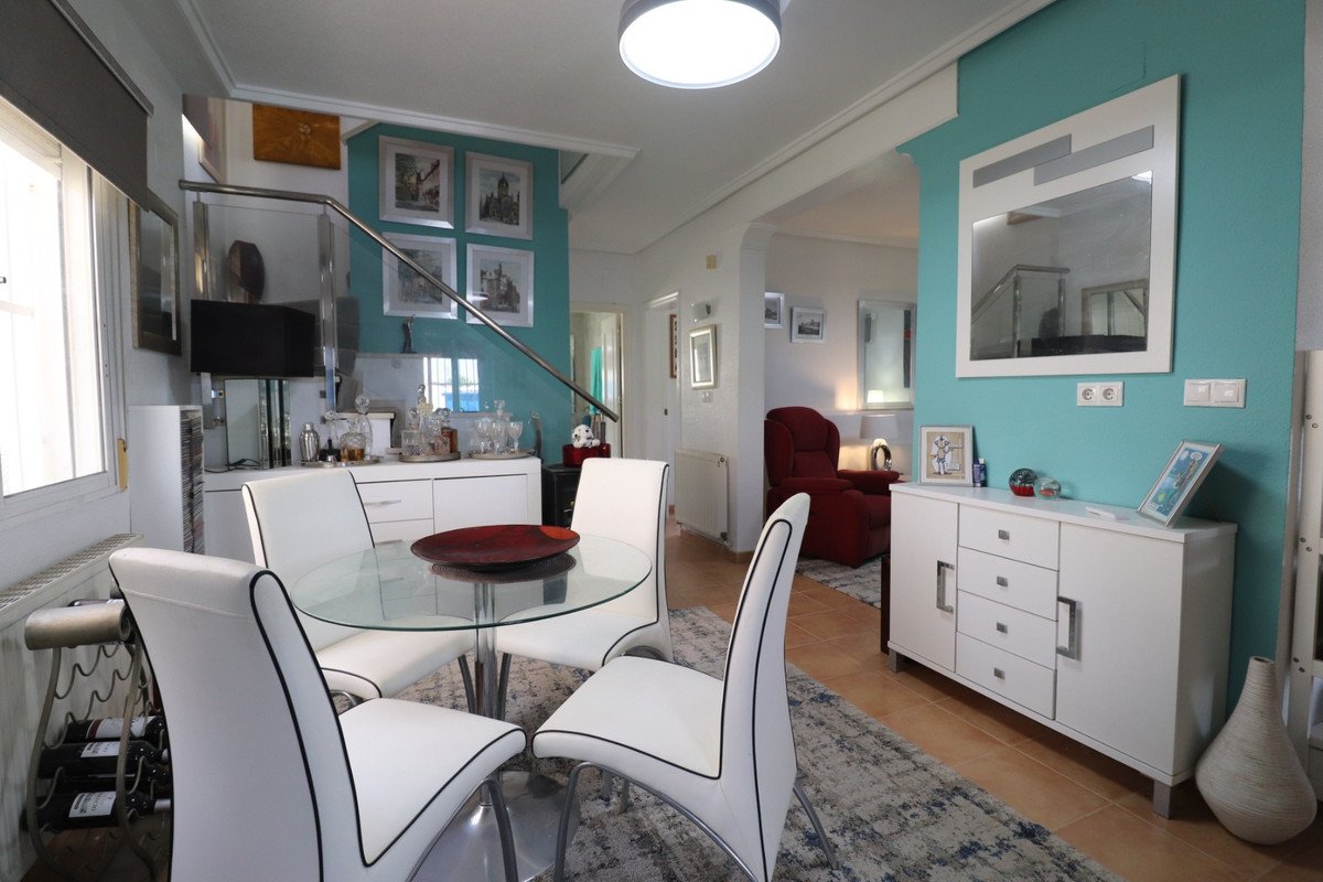 4 Bed Detached Villa in Algorfa