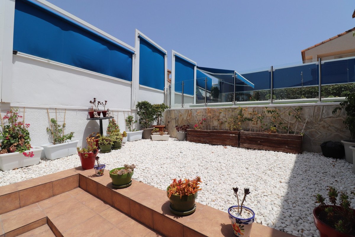 4 Bed Detached Villa in Algorfa
